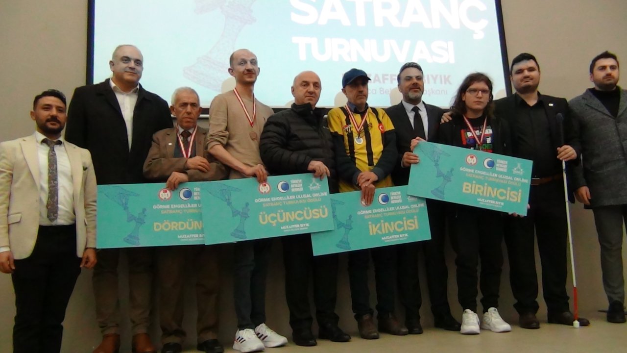 darıcada görme engelliler İçin düzenlenen satranç turnuvası tamamlandı