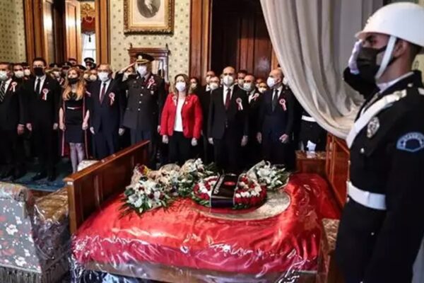 Davut Gül  Dolmabahçe Sarayı’nı Ziyaret Etti