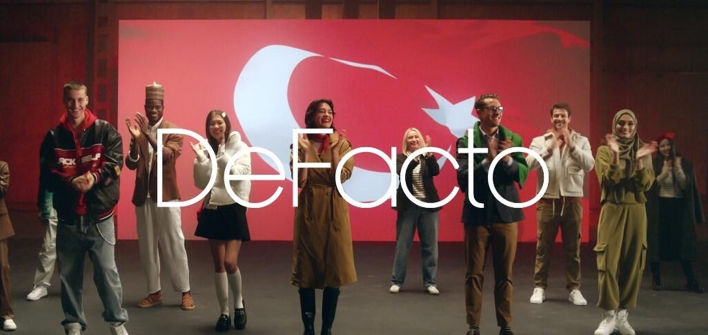 defacto cumhuriyetin 100 yılına Özel koleksiyon tasarladı