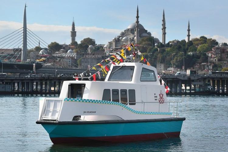 deniz taksiler trafiğe meydan okuyor