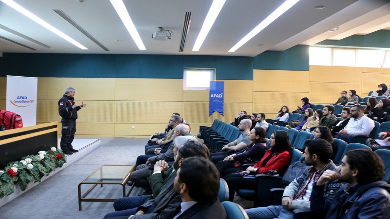 depreme karşı alınması gereken Önlemler Üzerine sakaryada seminer düzenlendi