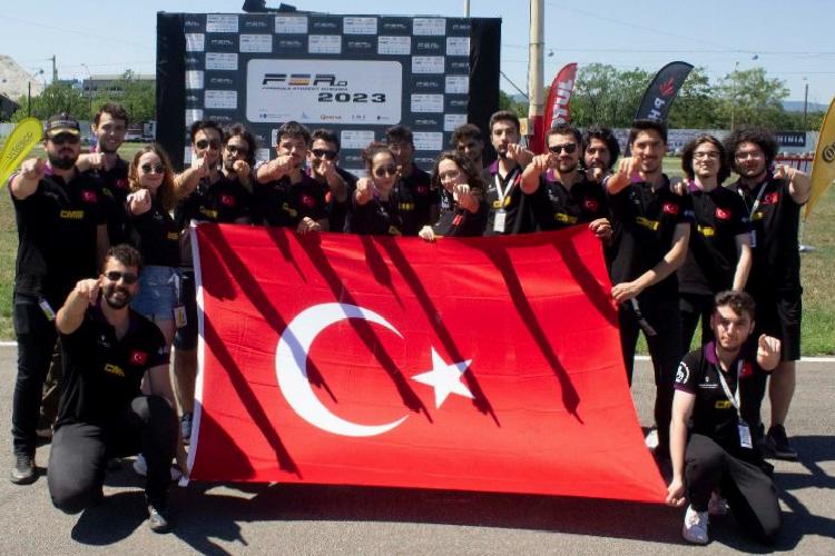 deÜnün formula takımı romanyada fırtına estirdi