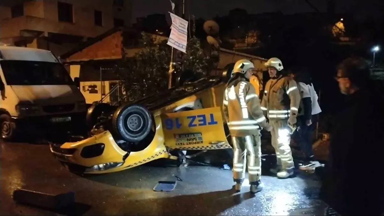 devrilen taksinin sürücüsü yaralandı
