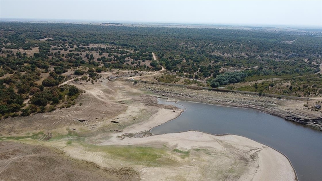 Dip Seviyeyi Gören Sulama Göleti Yağışlarla Su Tutmaya Başladı
