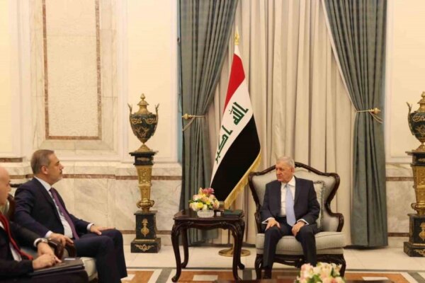 Dışişleri Bakanı Fidan, Irak Cumhurbaşkanı Reşit ile Bir Araya Geldi