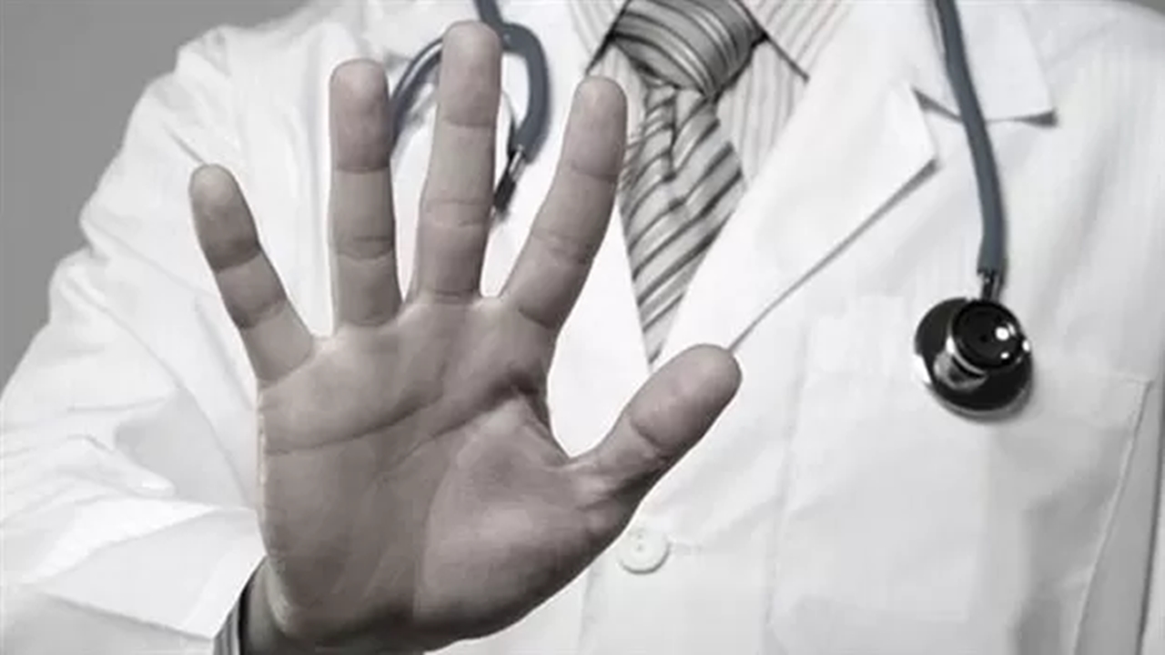 doktor darbeden 2 kişiden biri tutuklandı