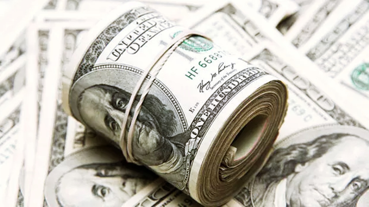 dolar günü yükselerek başlattı