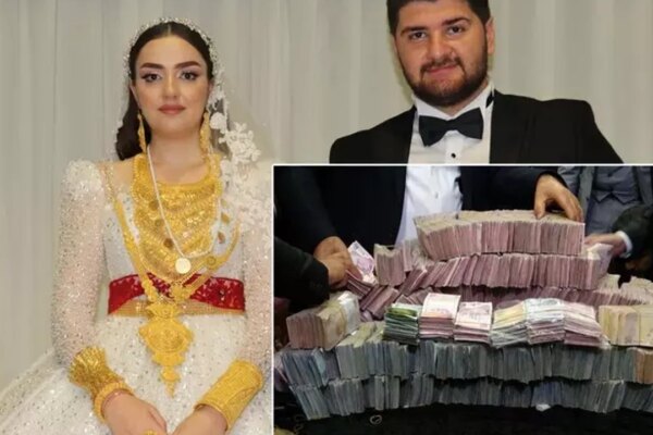 Düğün Töreninde 6 Saat Takı Takıldı, 12 Kişi Paraları Saydı