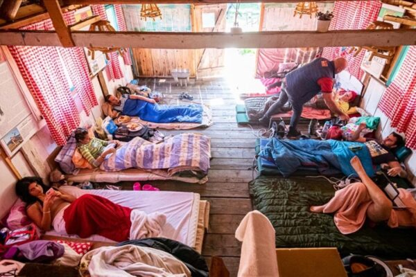 Dünya’nın En Tembel İnsanları! 46 Gündür Yatıyor