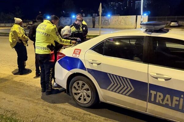 “Dur” İhtarına Uymayan Alkollü Sürücüye Ceza
