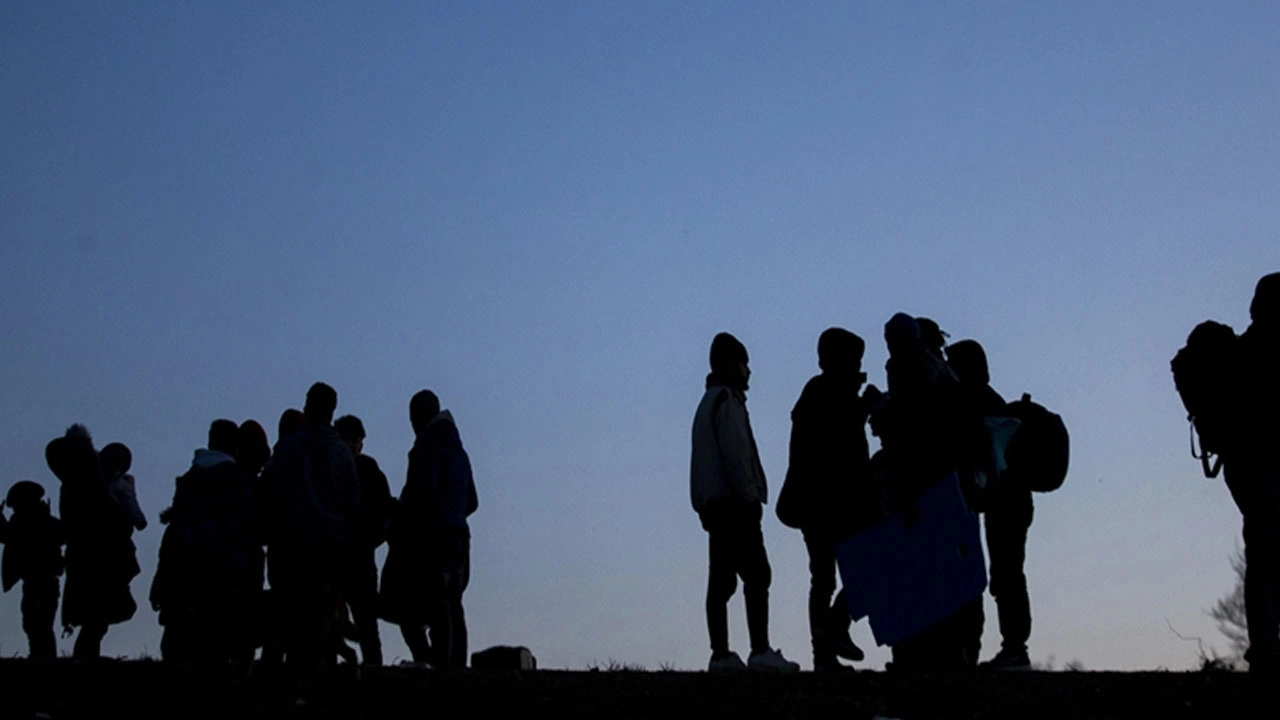 düzensiz göçmenler yakalanmaya devam ediyor 53 kişi yakalandı