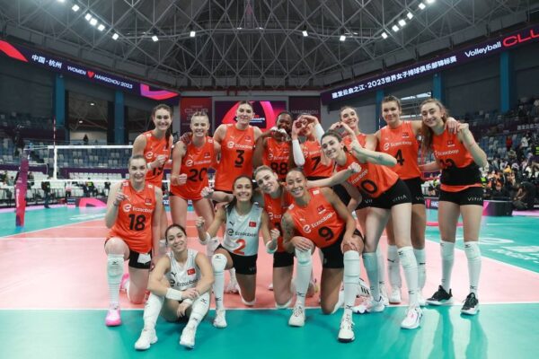 Eczacıbaşı Dynavit Finale Adını Yazdırdı
