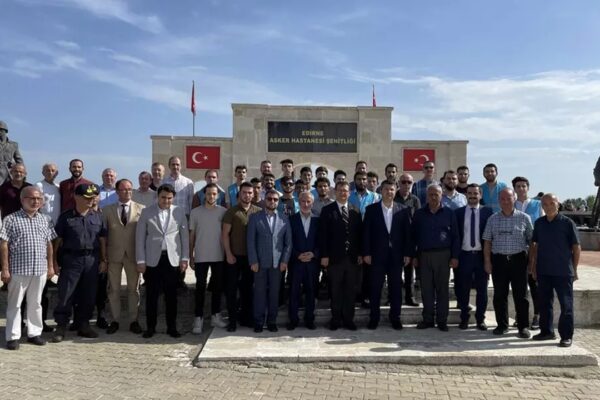 Edirne Asker Hastanesi Şehitliği’nde Şehitlerimiz İçin Anma Töreni Düzenlendi