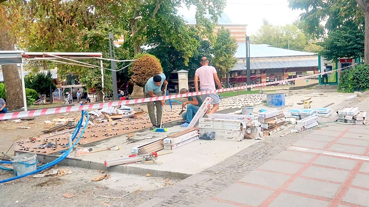 edirne belediyesi yangın sonrası yenilenen dükkanları ve yeni su depolarını hizmete açıyor