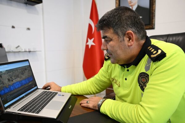 Edirne Emniyet Müdürü Onur Karaburun, Aa’nın “Yılın Kareleri” Oylamasına Katıldı