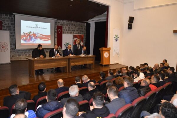 Edirne Valisi Sezer, Amatör Spor Kulübü Temsilcileriyle Bir Araya Geldi
