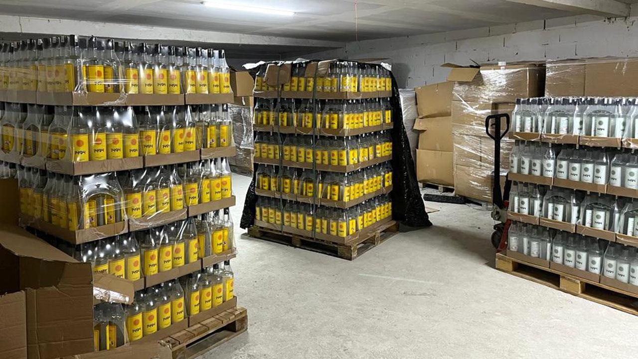edirnede 2 bin litre sahte İçkiye el konuldu