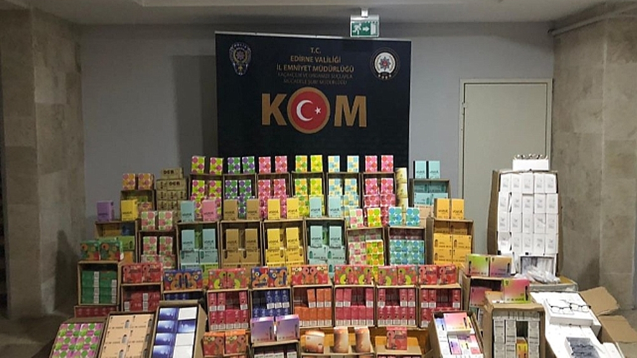 edirnede gümrük kaçağı İçki ve elektronik sigara bulundu