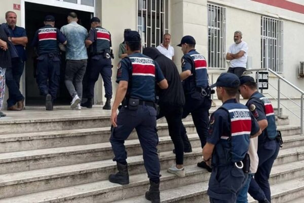 Edirne’de İnsan Kaçakçılığı Operasyonunda 19 Şüpheli Gözaltına Alındı