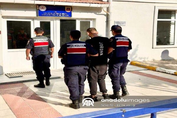 Edirne’de Sahte Askeri Personel Dolandırıcısı Tutuklandı