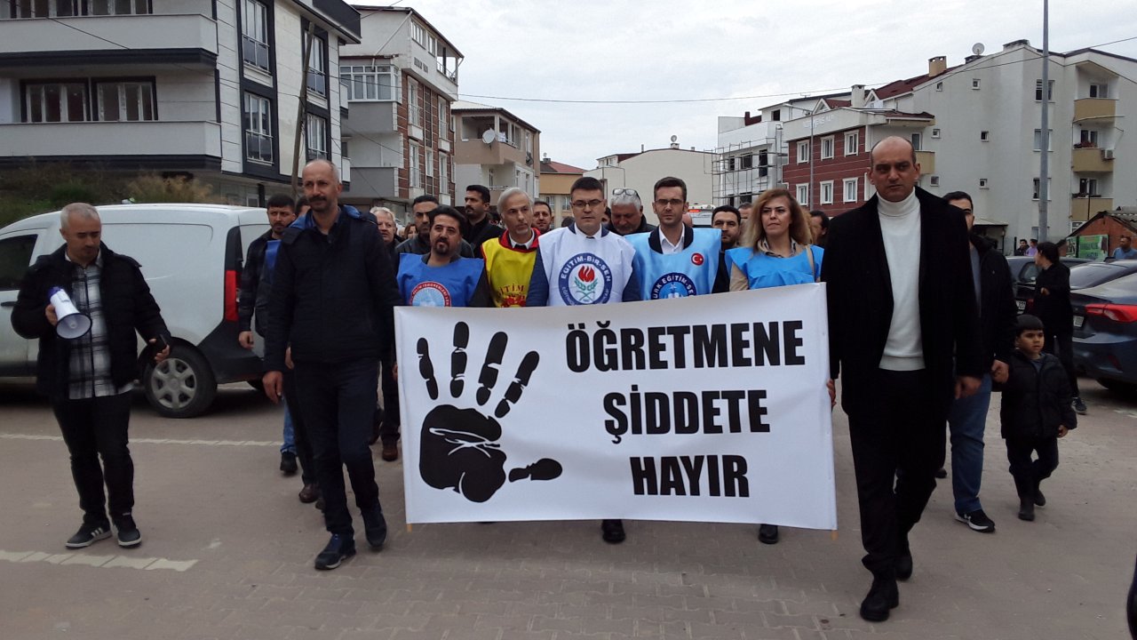 eğitimciler meslektaşlarına yönelik Şiddete tepki gösterdi