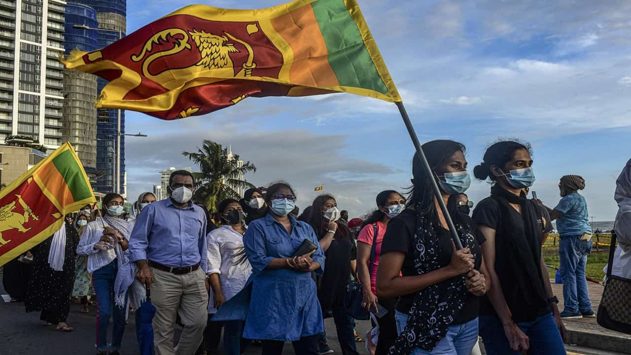 ekonomik krizle mücadele eden sri lanka hindistan rupisini kullanacak