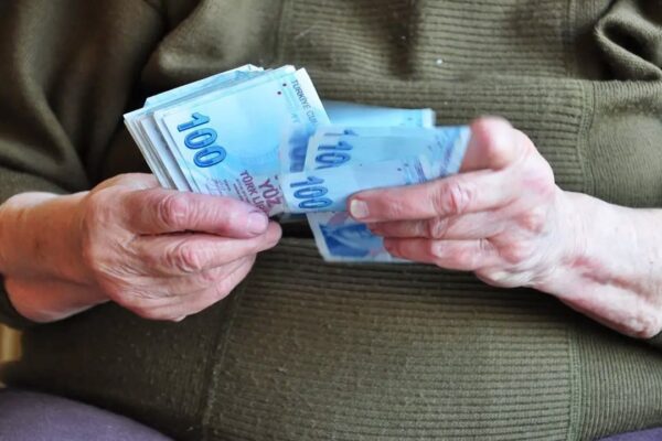 Emeklilere 5 Bin Lira İkramiye Kasım’da