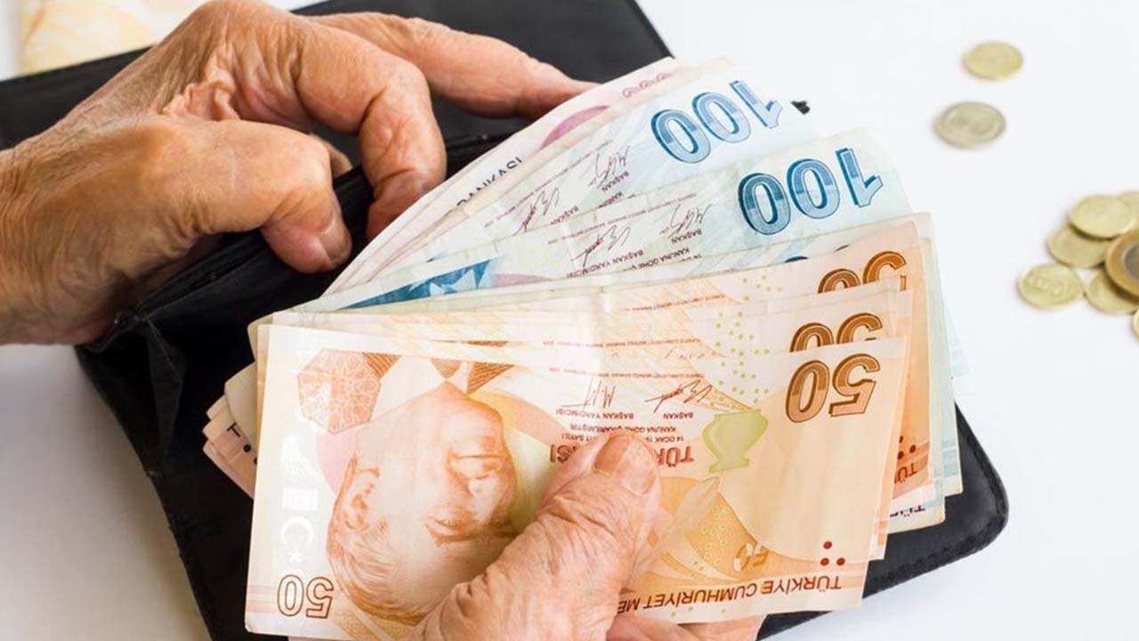 emeklilere 5000 tl İkramiye meclisten geçti İşte hesaplara yatırılacağı tarih