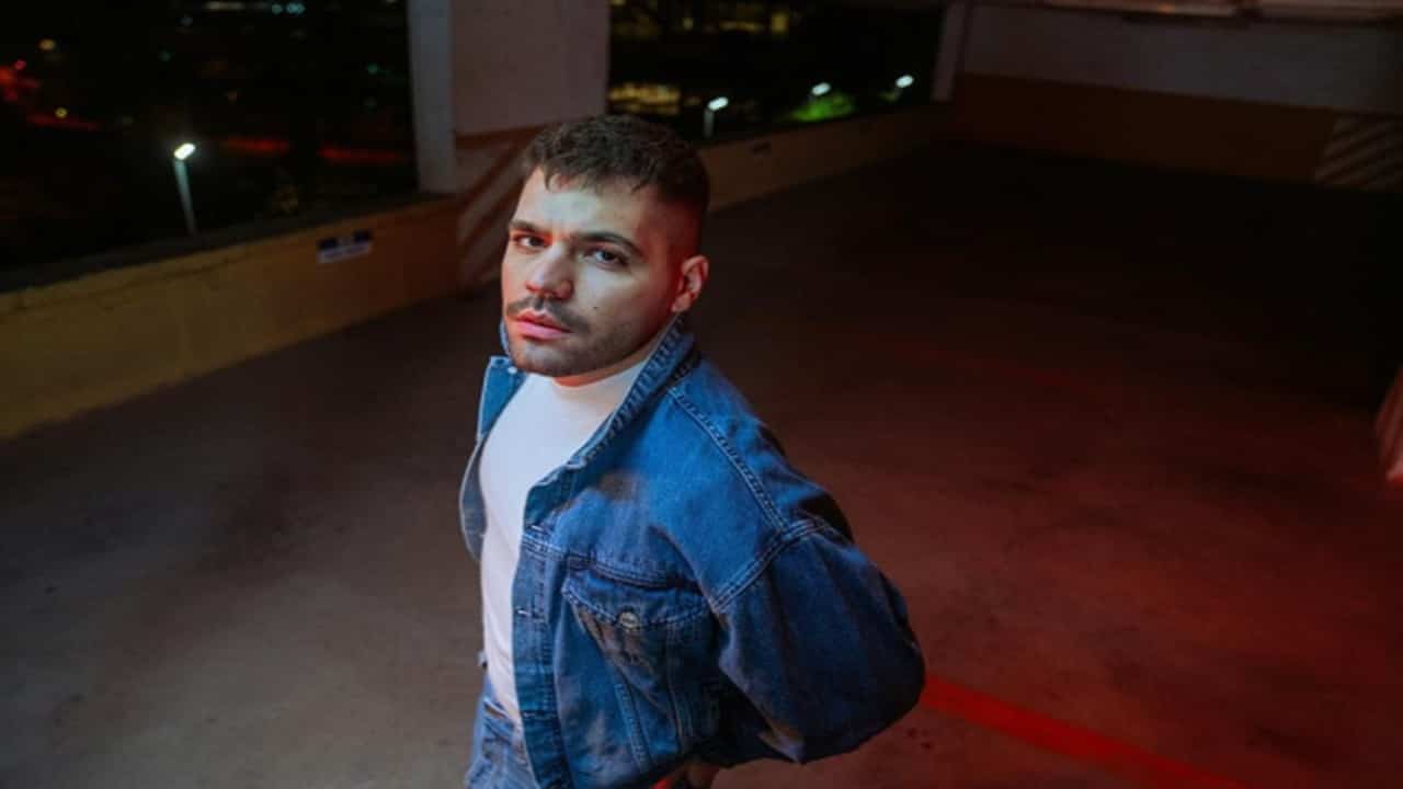 Emir Can İğrek Ali Cabbar Şarkısı ile Müzik Listelerini Salladı