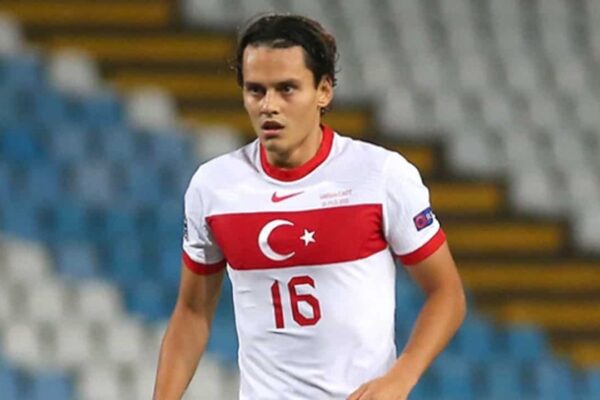 Enes Ünal Üst Üste İkinci Kez Yılın Oyuncusu Seçildi