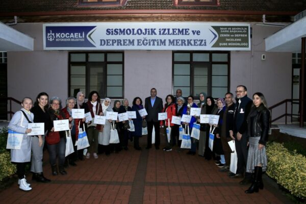Engelli Bireylere Deprem Eğitimleri Veriliyor