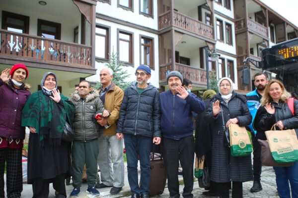 Engelliler Ve Yaşlılar Termal Tesiste Stres Giderdi
