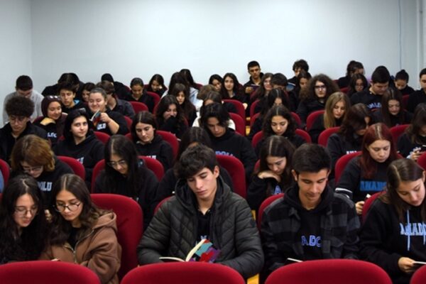 Engellilerin Karşılaştığı Zorluklar Sinema Filminde Öğrencilere Anlatıldı