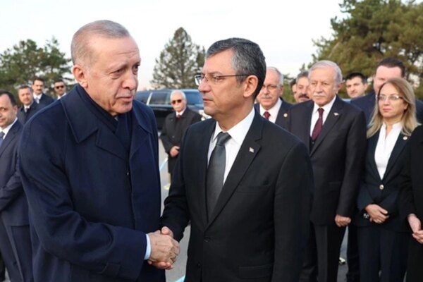 Erdoğan Ve Özel, Tören Öncesi Selamlaştı!