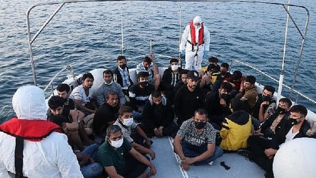 erenköy açıklarındaki operasyonda 25 suriyeli düzensiz göçmen yakalandı