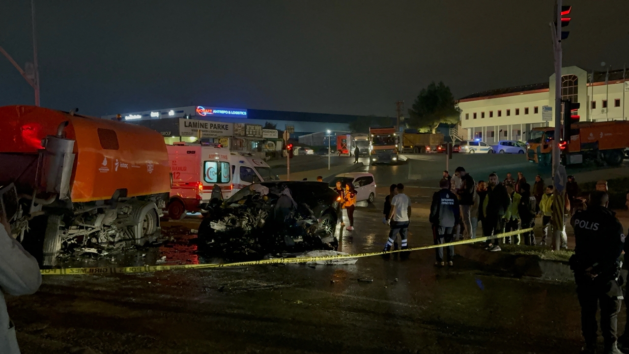 esenyurtta trafik kazası 2 kişi hayatını kaybetti
