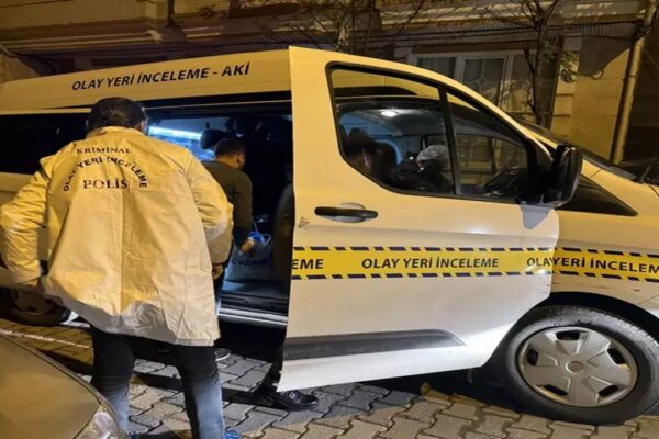 Esenyurt’ta Eski Eşini Bıçakla Yaralayan Kişi İntihar Etti