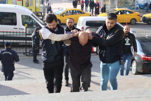 Eski Eşini Tabancayla Vurarak Öldüren Şüpheli Tutuklandı