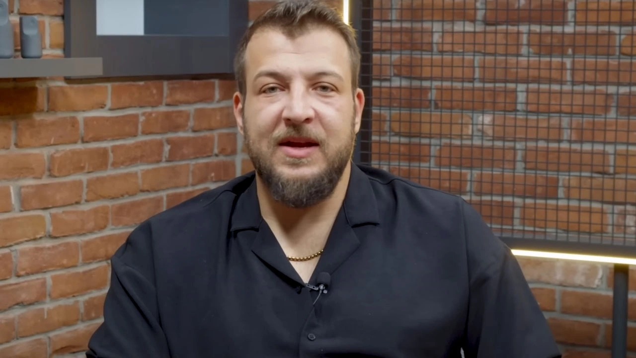eski milli futbolcu batuhan karadeniz Çocuktan tokat yedi