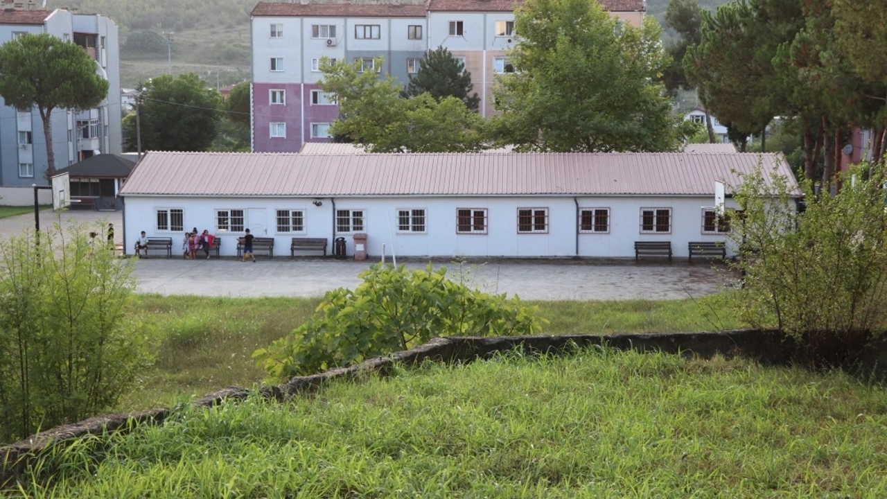 eski subü ferizli meslek yüksekokulunun yerine İlkokul yapılması planlanıyor