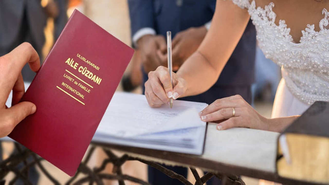 evli kadınlar sadece kendi soyadlarını kullanabilecek