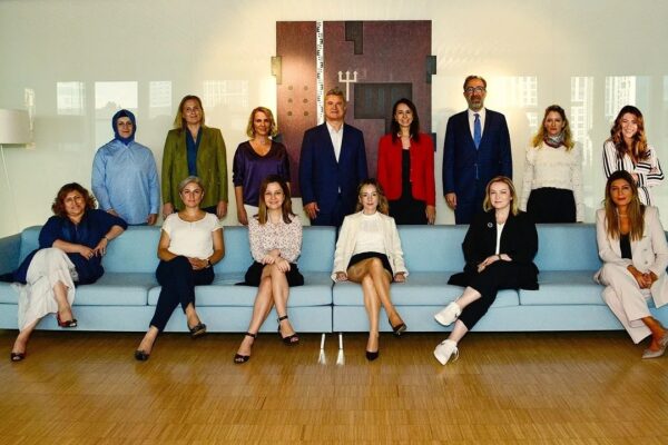 EY Girişimci Kadın Liderler Programı: Yönlendirici Destek Devam Ediyor
