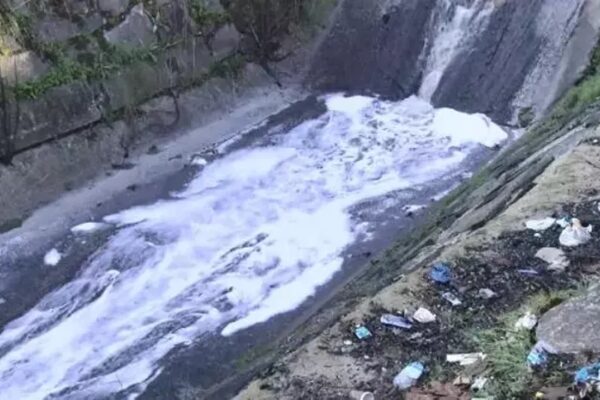 Fabrika Atıklarının Karıştığı Haramidere Köpürdü