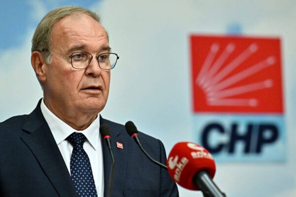Faik Öztrak: “Kurultayımızda Yenileneceğiz ve Yerel Seçimleri Alacağız