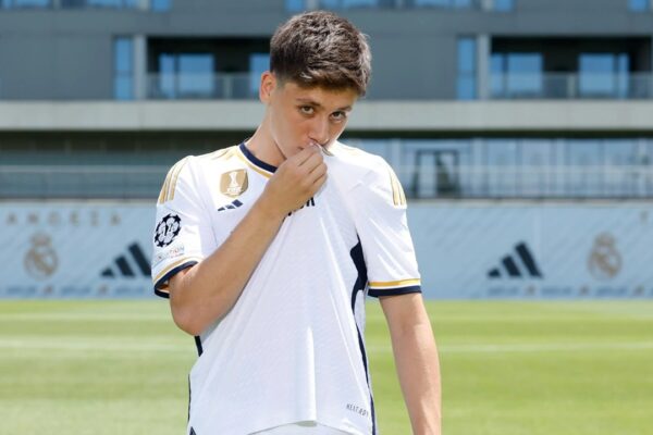 Fenerbahçe Arda Güleri Kiralamak İçin Teklif Sundu