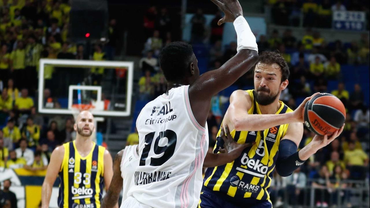 fenerbahçe beko asveli devirdi