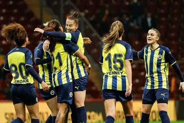 Fenerbahçe Kadınlar Ligi’nde Liderliği Aldı