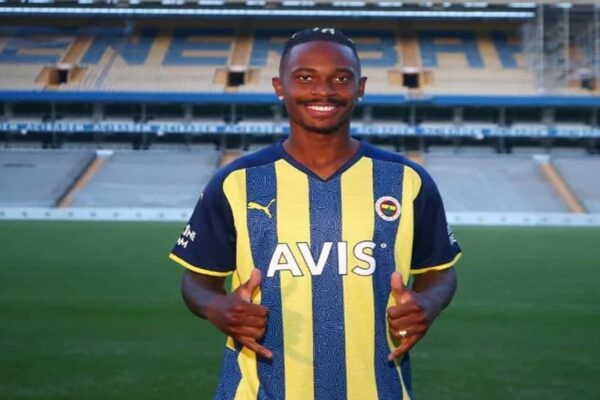 Fenerbahçe, Lincoln Henrique’nin Sözleşmesini Askıya Almayı Planlıyor