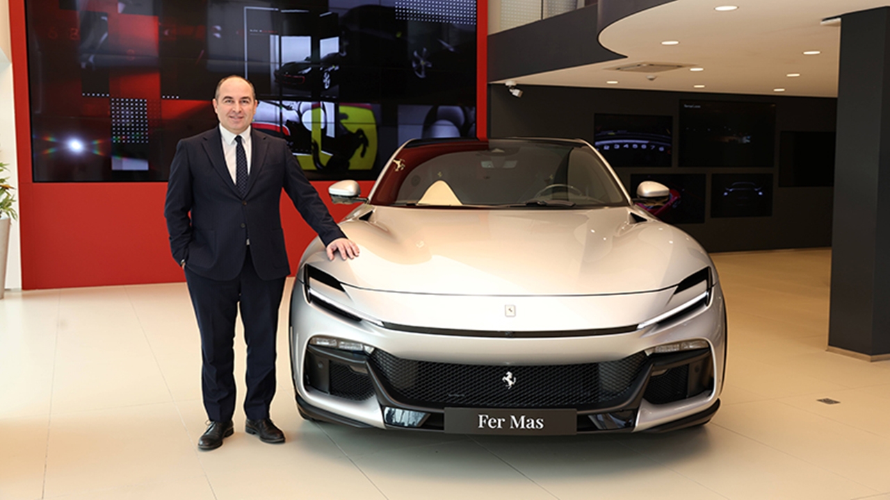 ferrarinin İlk 4 kapılı modeli purosangue İstanbulda tanıtıldı