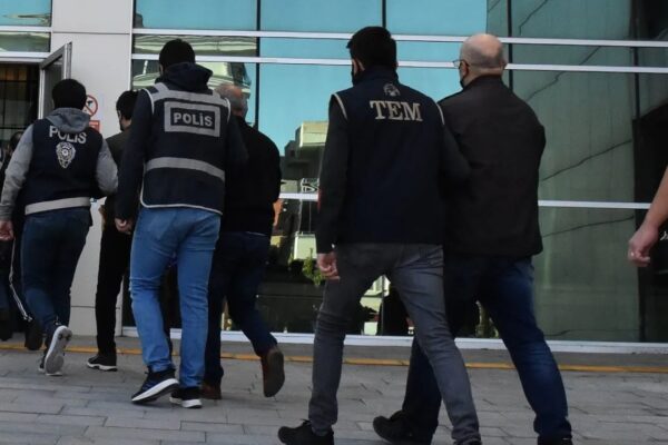 Fetö Operasyonunda 21 Şüpheli Yakalandı